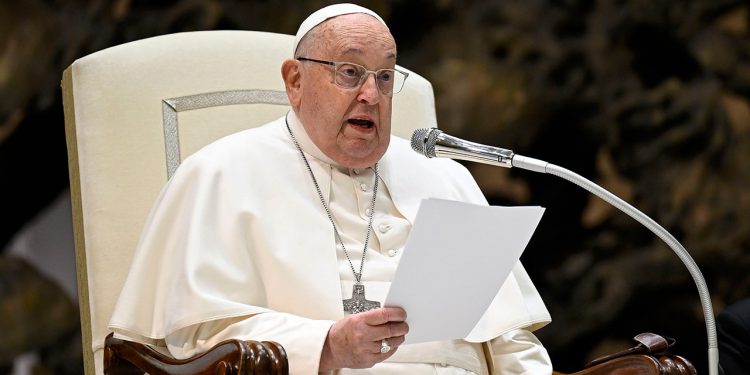 Reakcije svjetskih vođa ulijevaju se nakon prolaska pape Franjo