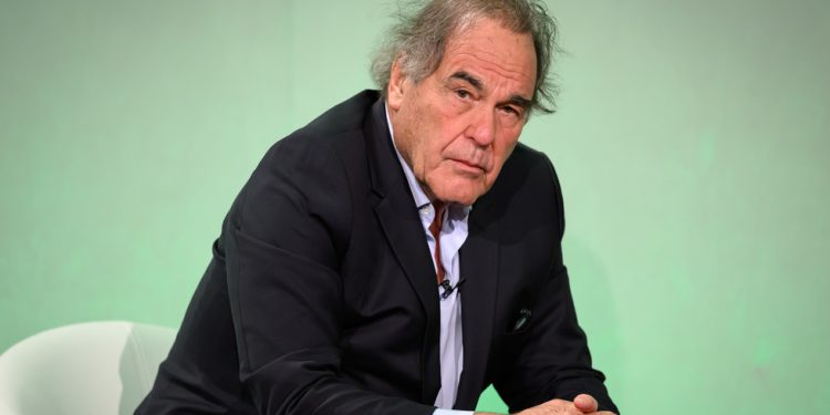Rusija i SAD bile su blizu III svjetskog rata – Oliver Stone – RT World News