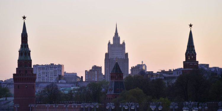 Rusija spremna previdjeti nezakonitost Zelenskog – Kremlj – RT Rusija i bivši Sovjetski Savez