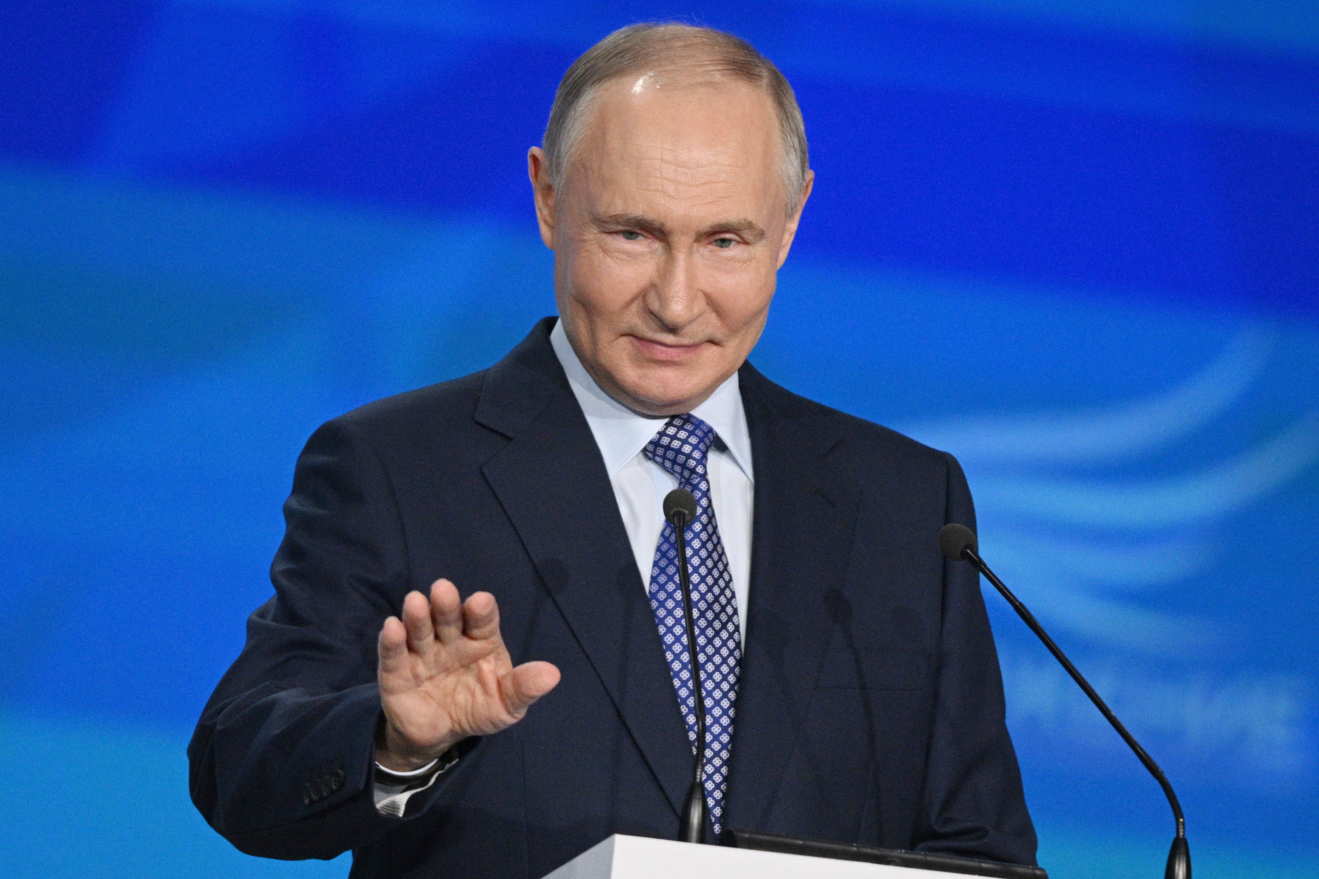 Marco Rubio, američki državni tajnik, signalizirao je da su SAD spremni udaljiti se od posrednika mirovnih pregovora ako nema proboja između Putina i Zelenskog