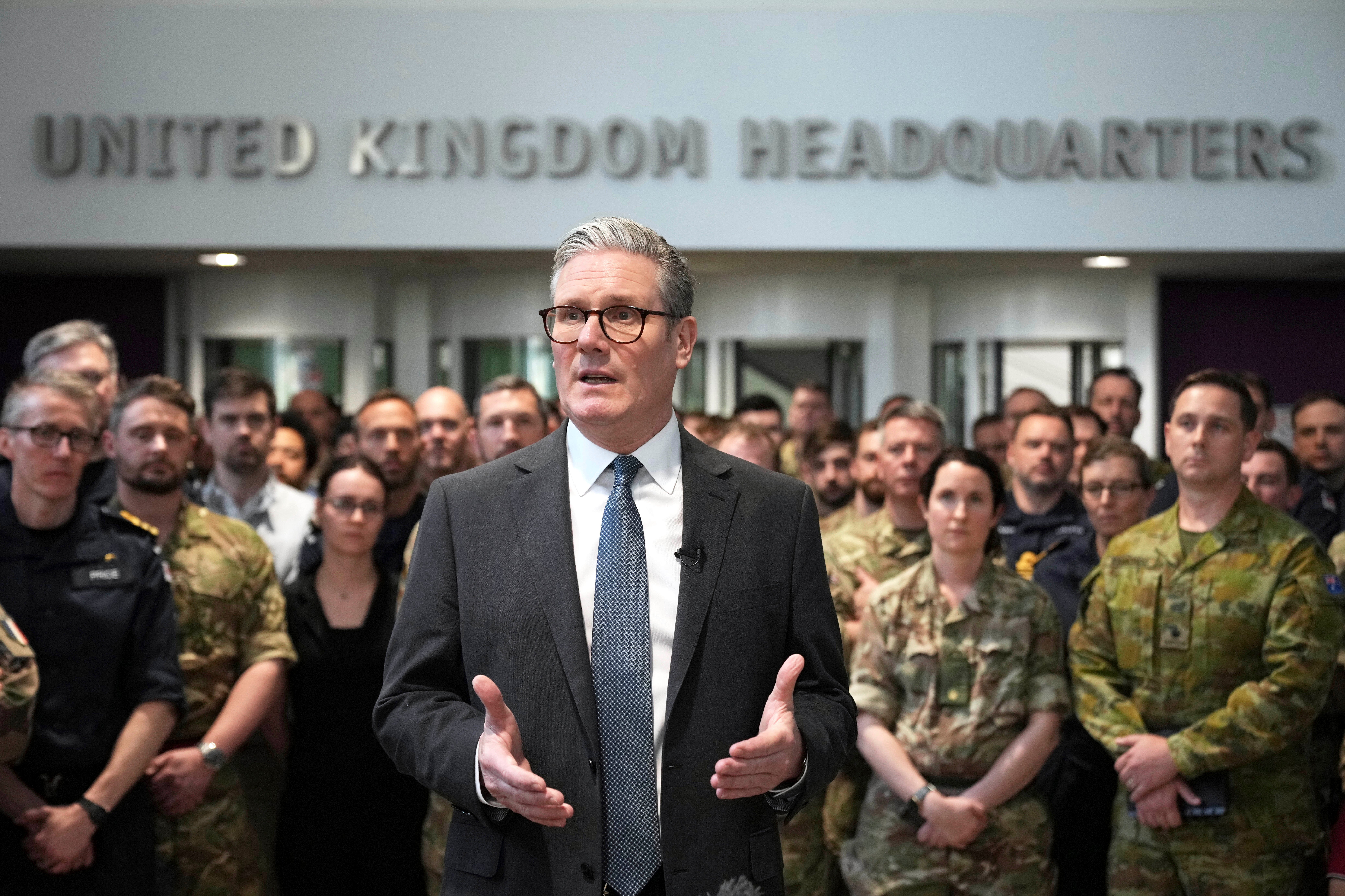 Keir Starmer govori u bazi NATO -a u Northwoodu u Londonu, gdje je 20. ožujka 2025. godine upoznao planere koji su mapirali sljedeće korake u 'Koaliciji voljnih'