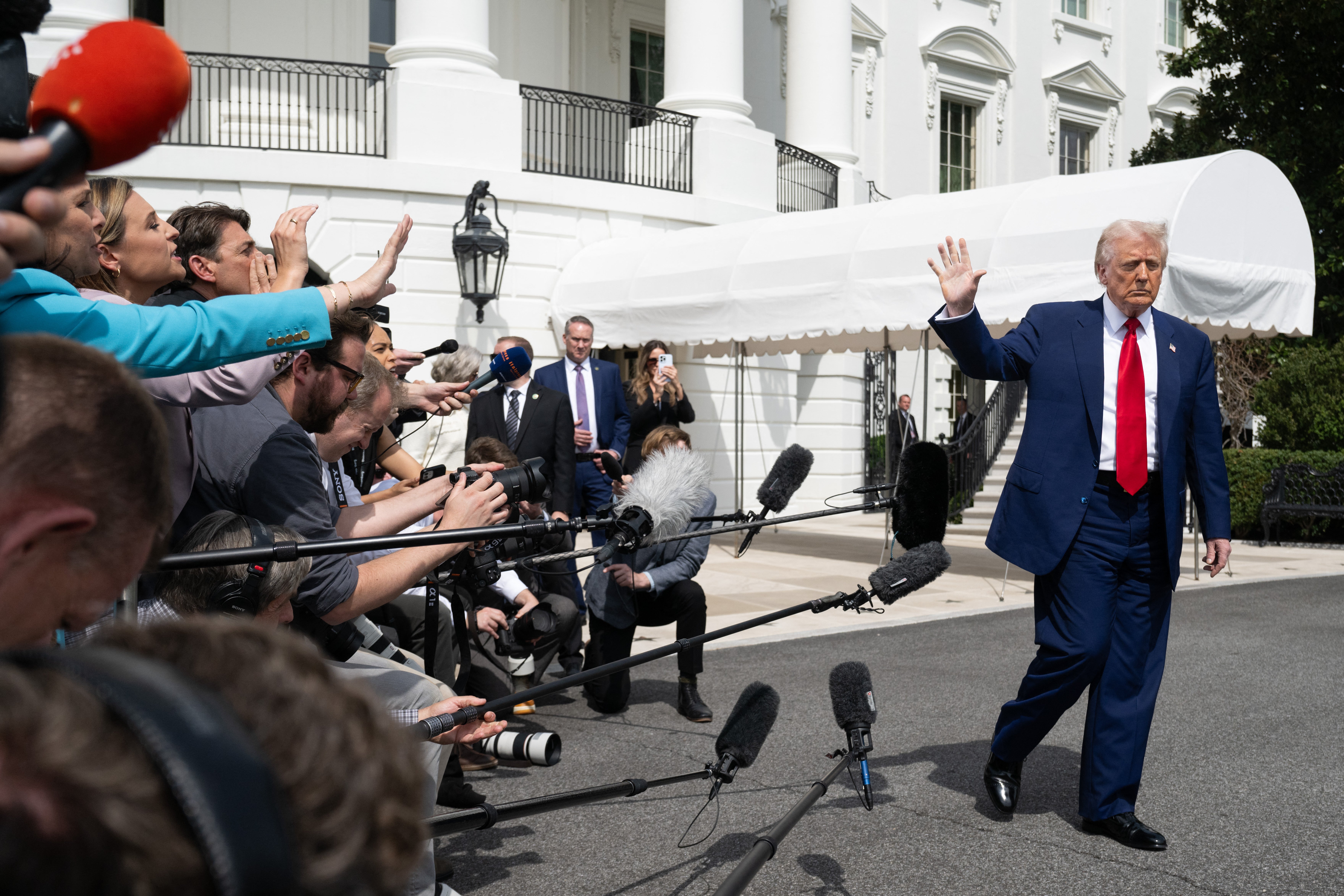 Bijela kuća ostala je samouvjerena u Trumpovom planu unatoč lošem danu na burzi