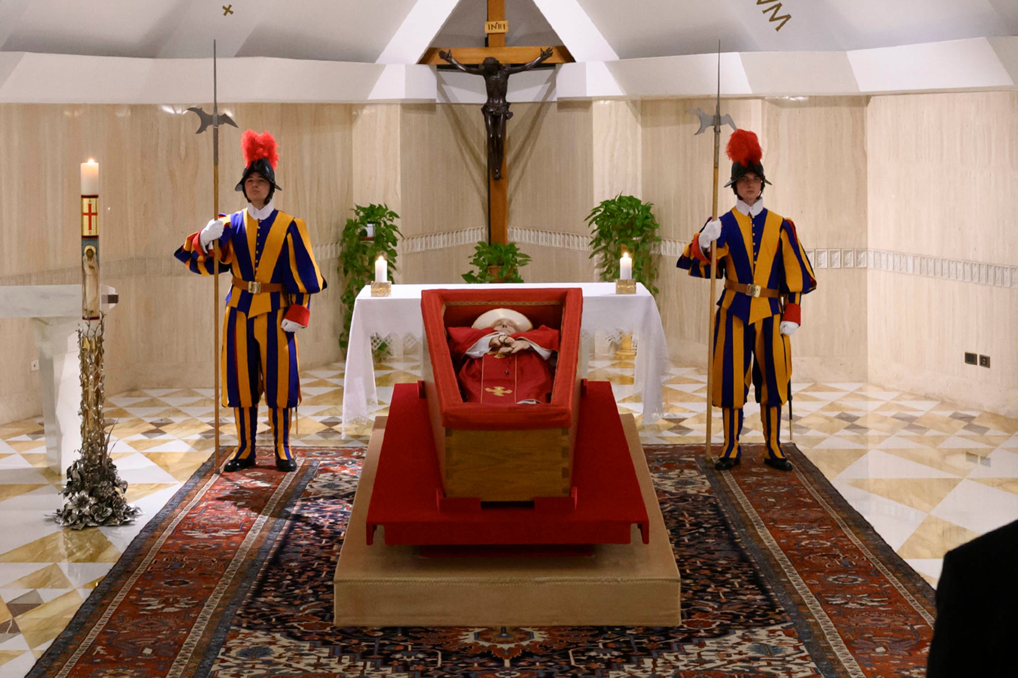 Pokojni papa izbio se iz tradicije shranjenim u bazilici Major Mayera u Rimu