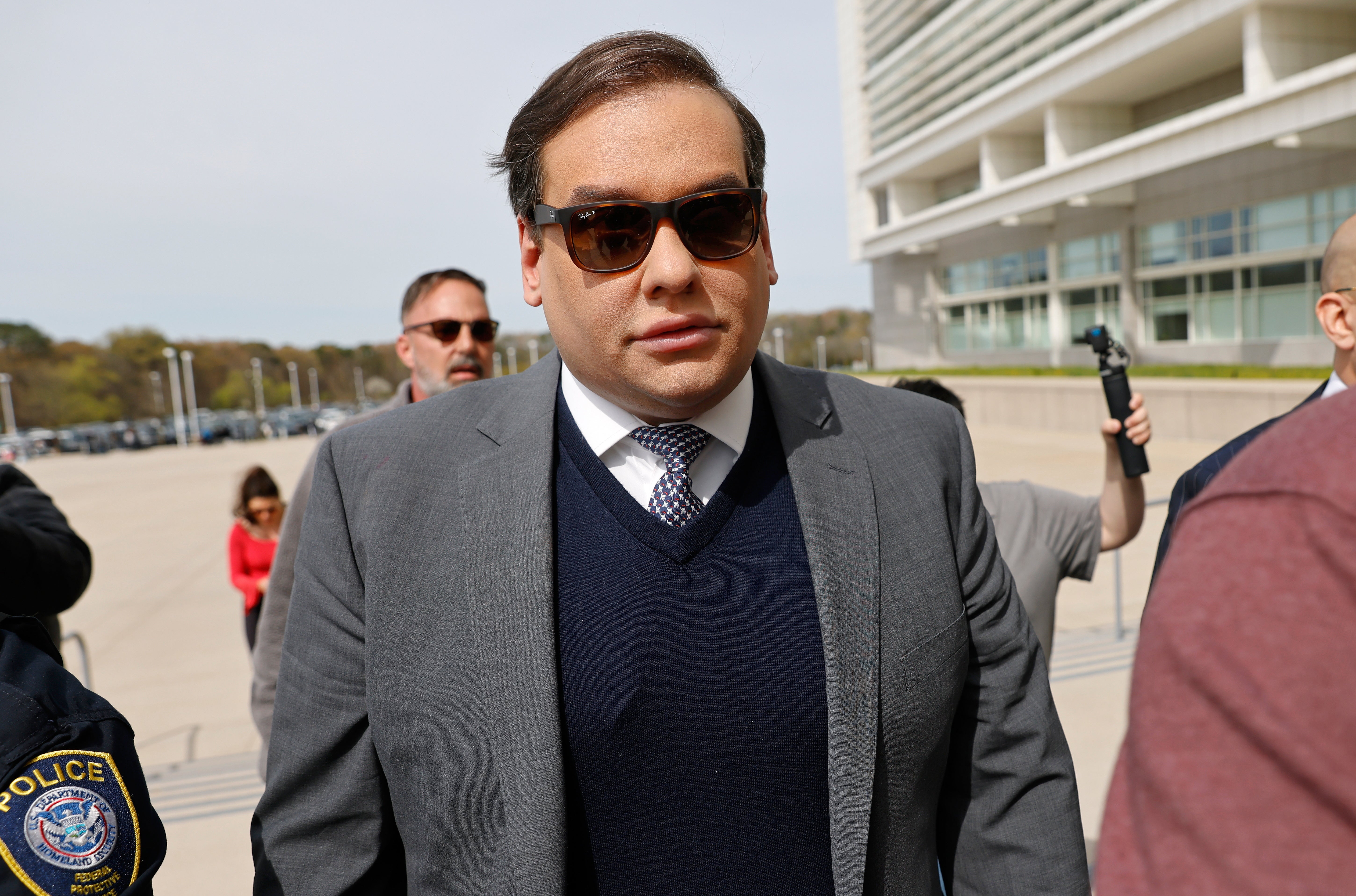 Santos je stigao na savezni sud na Long Islandu, očekujući da će biti osuđen na maksimalni iznos