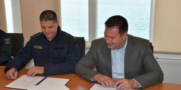 SJAJNE VIJESTI IZ KAŠTELA Tri nova šumska vatrogasna vozila jačaju obranu od požara