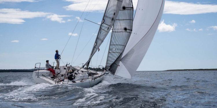 SRETNO ZAVRŠIO 21. BRIONI KUP Jedrenjem oko Brijuna u čast Dana planete Zemlje.