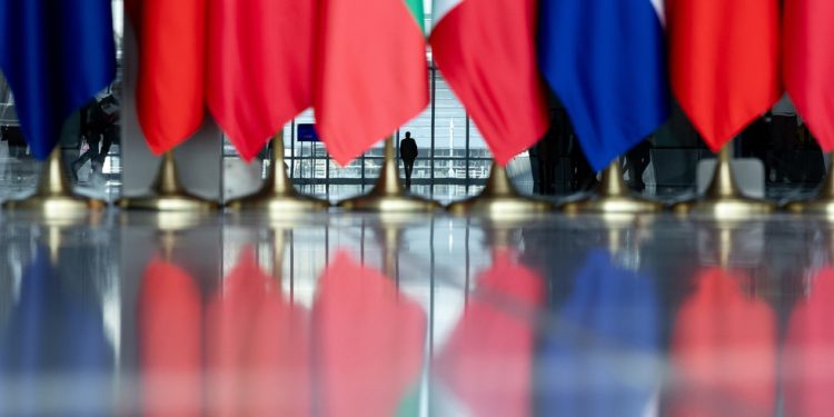 Samo 6 zapadnih država koje su spremne rasporediti trupe u Ukrajinu – AFP – RT World News