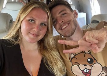 Savijte ga kao Decs! Arsenal heroj Declan Rice naziva Davida njegovu ikonu, prošao je okrutnim trolliranjem svoje djevojke-a sada su i njegovi slobodni udarci Beckham-esque!