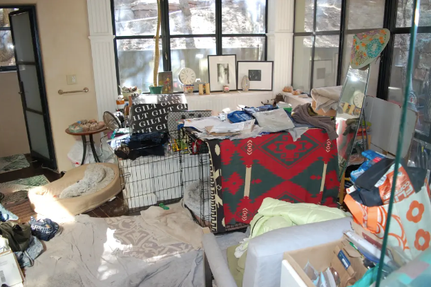 Njihov pas Zinnia također je pronađen mrtav, dok su njihova druga dva psa preživjela