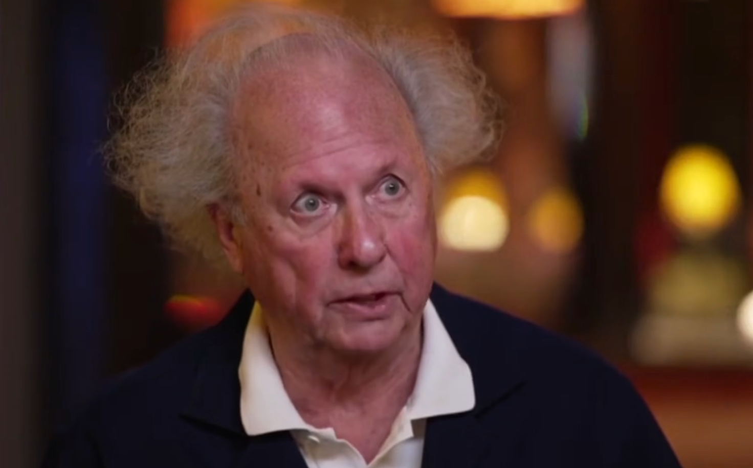 Bivši urednik Vanity Fair -a Graydon Carter profilirao je Donalda Trumpa 1984. godine. Trump je bio toliko uznemiren detaljem u profilu, rekao je Carter da je naredio svom osoblju da kupi svaki primjerak koji su mogli pronaći
