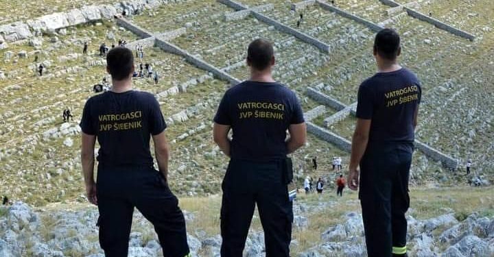 Šibenski vatrogasci osiguravali slijetanje helikoptera hitne medicinske pomoći