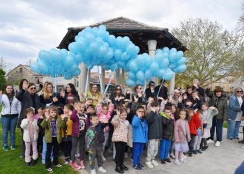 Simboličnim puštanjem plavih balona u Solinu obilježen Svjetski dan svjesnosti o autizmu