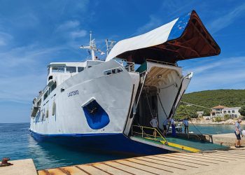 Sindikat pomoraca Jadrolinije upozorava: "Ne prodajite Lastovo, on je mjesto teškog kaznenog djela!"