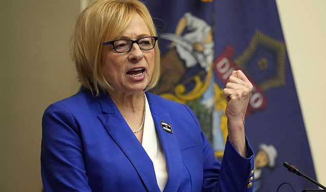 Školska četvrt Maine zauzima strane u transrodnoj borbi Donalda Trumpa s guvernerom Janet Mills