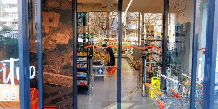 Slobodna Dalmacija – Donosimo popis trgovina u vašem kvartu koje rade ovu nedjelju. S trgovačkim centrima nećete se usrećiti