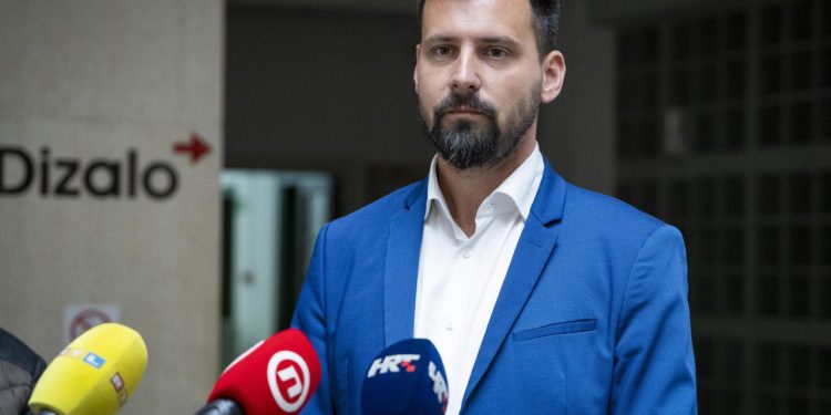 Slobodna Dalmacija – Ivošević: ‘Nabava za sanaciju Poljuda ide dalje. Radi se o žalbenom navodu koji je besmislen i nevažan’