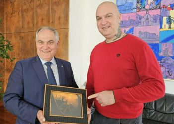 Slobodna Dalmacija – Legendarni Juka danas je bio gost župana Bobana. Otkrili su koju zajedničku ljubav dijele i najavili zanimljivo druženje