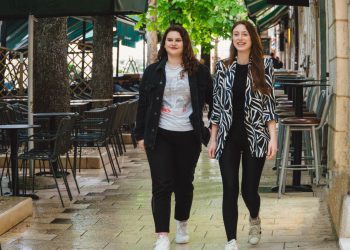 Slobodna Dalmacija – Ove Imoćanke nikad četvorku nisu dobile! Čuveni dobrotvor bogato ih je nagradio: ‘Idemo sad na faks, ali vratit ćemo se’