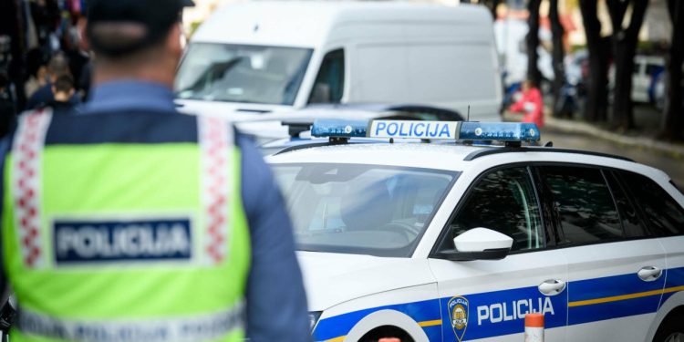 Slobodna Dalmacija – Pijanom ponavljaču prometnih prekršaja sud trajno oduzeo automobil, dobio je i 30 dana zatvora