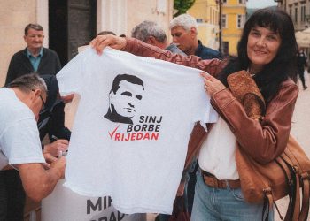 Slobodna Dalmacija – Pogledajte kako je Bulj zahvalio svima koji su mu potpisali kandidaturu; na štandu je bilo veselo, sve je u znaku…