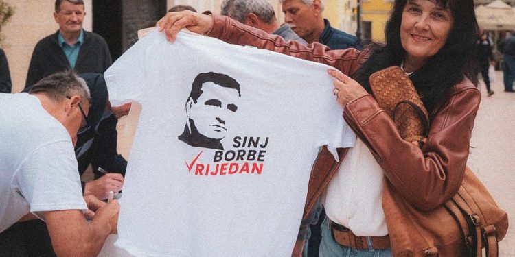 Slobodna Dalmacija – Pogledajte kako je Bulj zahvalio svima koji su mu potpisali kandidaturu; na štandu je bilo veselo, sve je u znaku…