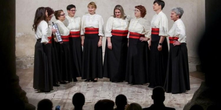 Smotra klapa Zadarske županije u crkvi sv. Donata: nastupilo 12 muških, ženskih i mješovitih klapa