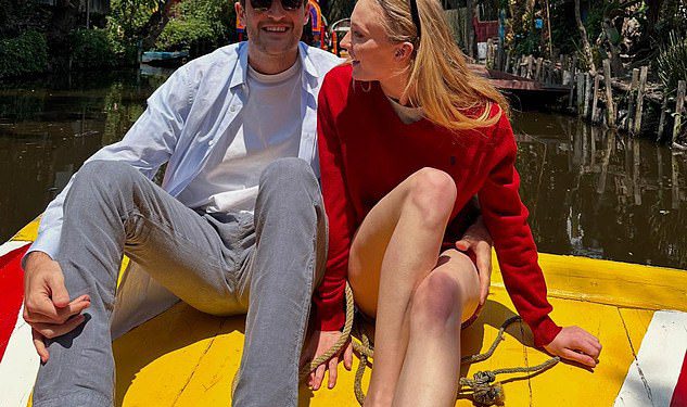 Sophie Turner ‘kaže prijateljima da je sama’ slijede podijeljene špekulacije s Peregrine Pearson nakon što se međusobno ne ispune na društvenim mrežama