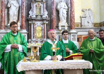 Splitsko-makarska nadbiskupija povodom smrti pape Franje dala upute svećenicima i župama