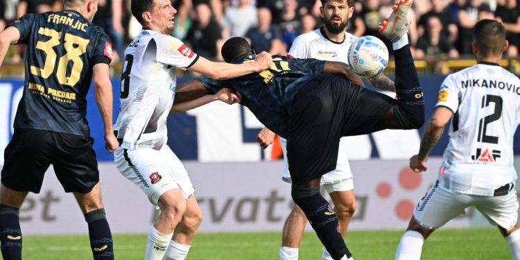 Sportske novosti – Adio, Dinamo! Modri gađali ptice i priuštili još jedan udarac navijačima. Koji su na to već navikli…