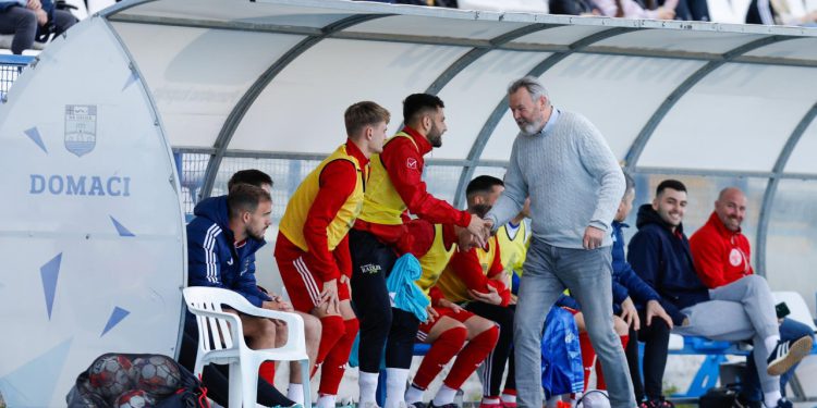 Sportske novosti – ‘Bez ijedne plaće, izbačeni iz stanova, Uprava nas tjera na mise, predsjednik prijeti: ‘Ne dam vam ni eura!’