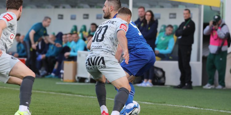 Sportske novosti – Čak bi i laik shvatio da je bilo logičnije da se ta zamjena napravila ranije. Samo Cannavaro nije