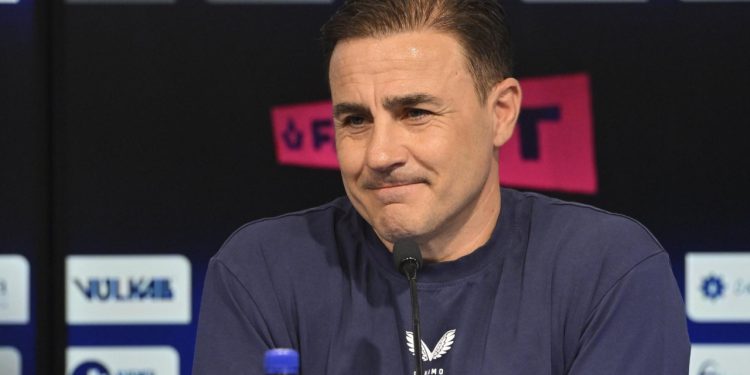 Sportske novosti – Cannavaro kasnio više od pola sata, a onda poručio: ‘Nogomet je pun strasti, pravi navijači Dinama to ne rade’