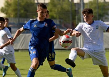Sportske novosti – Dinamo osigurao ostanak velike nade na Maksimiru! 18-godišnjak potpisao prvi profesionalni ugovor