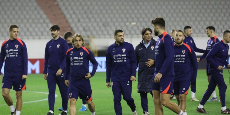 Sportske novosti – Ekskluzivno doznajemo epilog burnog jutra u Dinamu: Ivanković otpao, u klub na razgovore stigla legenda Vatrenih!