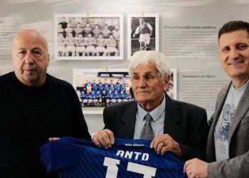 Sportske novosti – FOTO: Dinamo posjetio poseban gost. Pažnju je privukao u danu bolnog poraza: ‘Nije skrivao emocije’