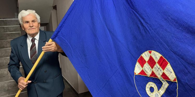 Sportske novosti – FOTO: HDZ-ov kandidat za gradonačelnika Dinamu čestitao rođendan uz fotografiju ‘Dede’ sa zastavom bez petokrake