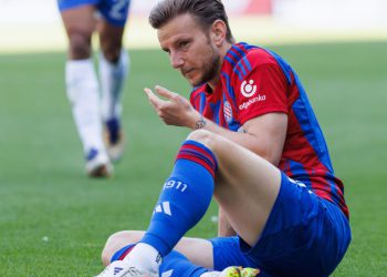 Sportske novosti – Hajduk je osvojio bod u zadnjih pet utakmica, a i dalje je prvi i ima šansu za bijeg! Igra nije kritična, ali…