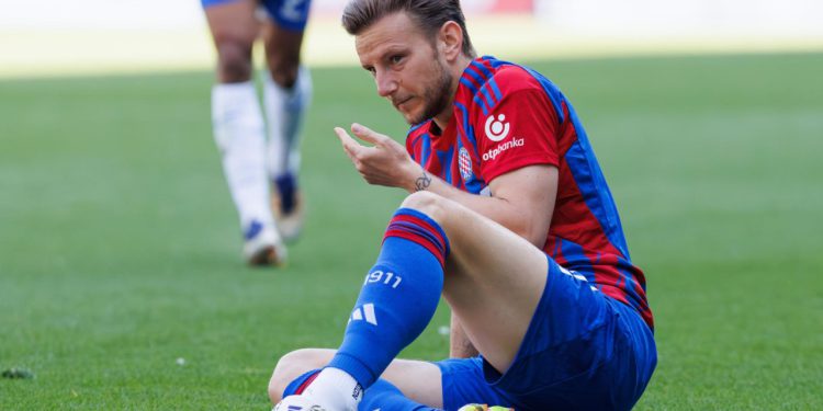 Sportske novosti – Hajduk je osvojio bod u zadnjih pet utakmica, a i dalje je prvi i ima šansu za bijeg! Igra nije kritična, ali…