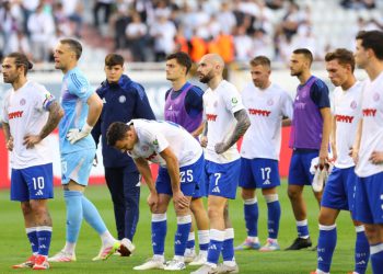 Sportske novosti – Legenda Hajduka bjesni: ‘Pokrijte se ušima! Da sam ja igrao, sam bih cijelu Istru uvalio u njihovih 16 metara!’