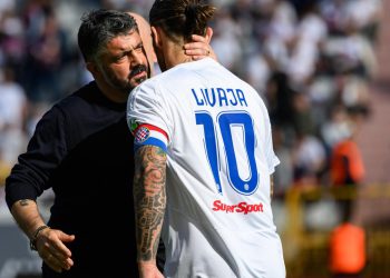 Sportske novosti – Neugodno iznenađenje za Gattusa i igrače: Hajdukovce na nadvožnjaku dočekao uvredljivi transparent