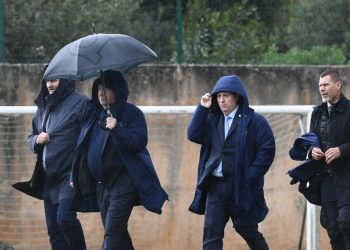 Sportske novosti – ‘Ni najstariji ovo ne pamte…’ Ludi dan u Šibeniku, i odigravanje utakmice bilo pod upitnikom, stigao Zvonimir Boban