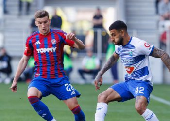 Sportske novosti – ‘Nije mi jasan taj igrač Hajduka, pojavio se iz naftalina, ugasio je Šegu… Bijeli padaju pod pritiskom’