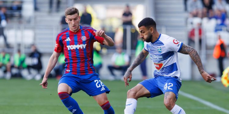 Sportske novosti – ‘Nije mi jasan taj igrač Hajduka, pojavio se iz naftalina, ugasio je Šegu… Bijeli padaju pod pritiskom’