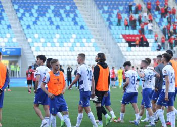 Sportske novosti – Osijek ovo ne pamti deset godina! Voda je došla do grla, navijači su na rubu, a Rijeka i Hajduk su pred vratima