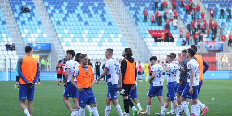 Sportske novosti – Osijek ovo ne pamti deset godina! Voda je došla do grla, navijači su na rubu, a Rijeka i Hajduk su pred vratima
