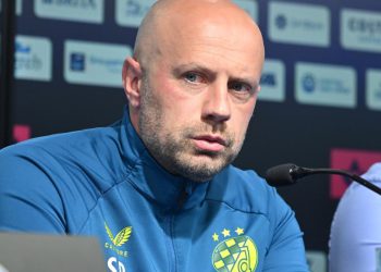 Sportske novosti – ‘Petković je vjerojatno otpao za utakmicu, a imali smo i viroze. Boban? Bio mi je idol, dvaput smo razgovarali’