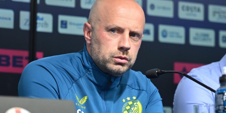 Sportske novosti – ‘Petković je vjerojatno otpao za utakmicu, a imali smo i viroze. Boban? Bio mi je idol, dvaput smo razgovarali’