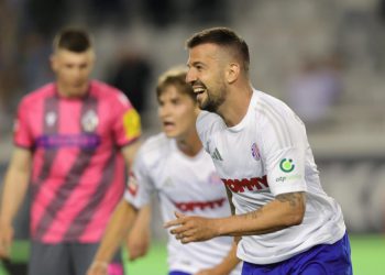 Sportske novosti – Podsmjehivali su se i odlazili kući kad je zaboravljeni Makedonac vratio boju u lica 25.000 ljudi na Poljudu