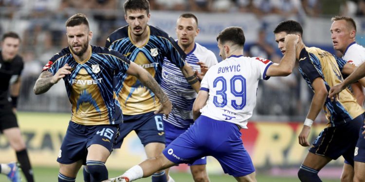 Sportske novosti – Riječka obrana je temelj uspjeha: Braniči su stalno na izlaznim vratima, ali bedem s Rujevice ne popušta