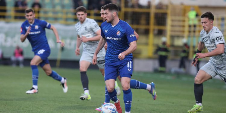 Sportske novosti – Što Petković uopće radi na terenu? Baturinu je čudno gledati, a Cannavaro jednom igraču radi medvjeđu uslugu